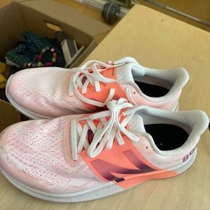 New Balance Women’s 890 Size 8.5